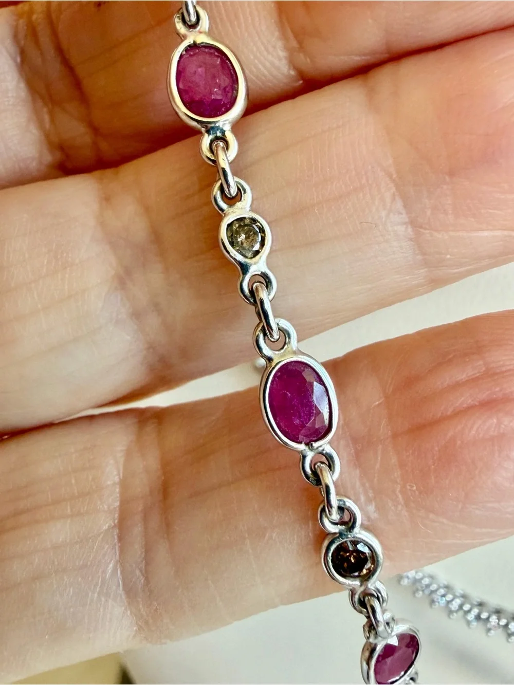 18 karat gold, ruby, and diamond necklace - Picture 4 of 10